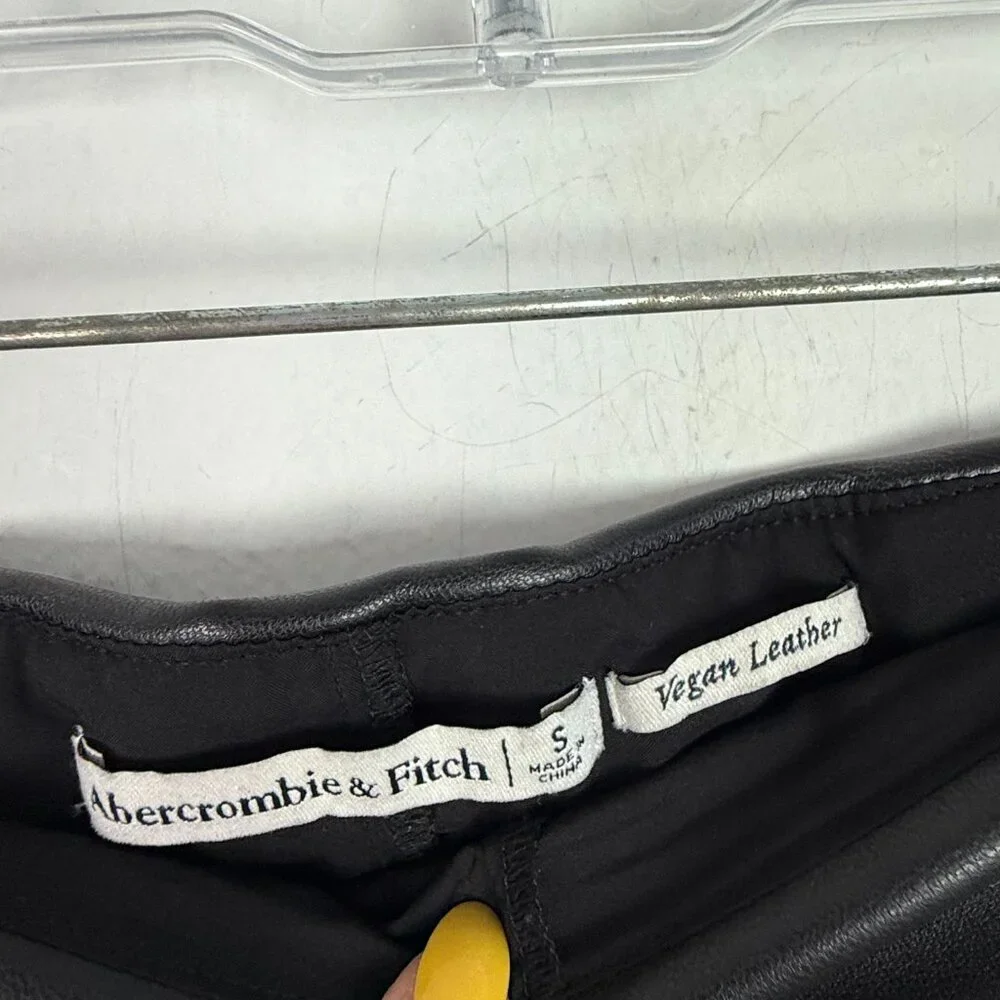 Abercrombie & Fitch Vegan Leather Mini Skort Skirt Black Size Small S EUC - Picture 4 of 12